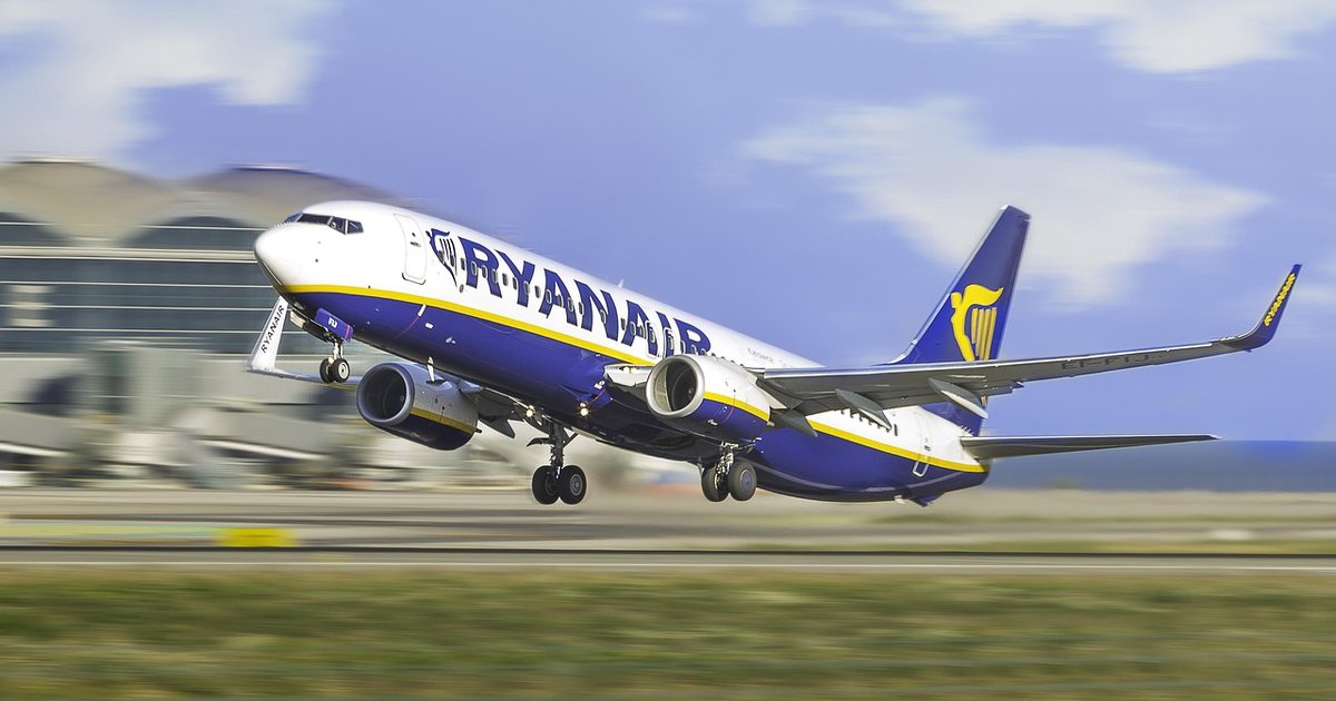 Ryanair vs Wizz Air - która linia lotnicza jest bardziej opłacalna?